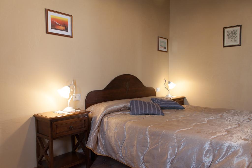 บีแอนด์บี เลอ กาเซลเล Bed & Breakfast ลูชินญาโน ภายนอก รูปภาพ