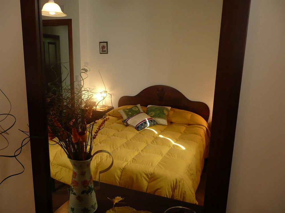 บีแอนด์บี เลอ กาเซลเล Bed & Breakfast ลูชินญาโน ภายนอก รูปภาพ