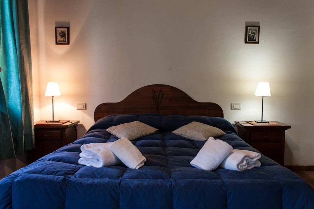 บีแอนด์บี เลอ กาเซลเล Bed & Breakfast ลูชินญาโน ภายนอก รูปภาพ